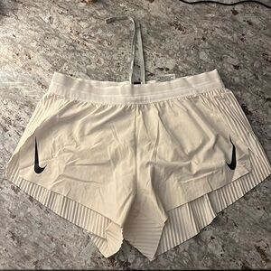 Nike Women's Dri-FIT ADV Mid-Rise 3" Brief-Lined Running Shorts